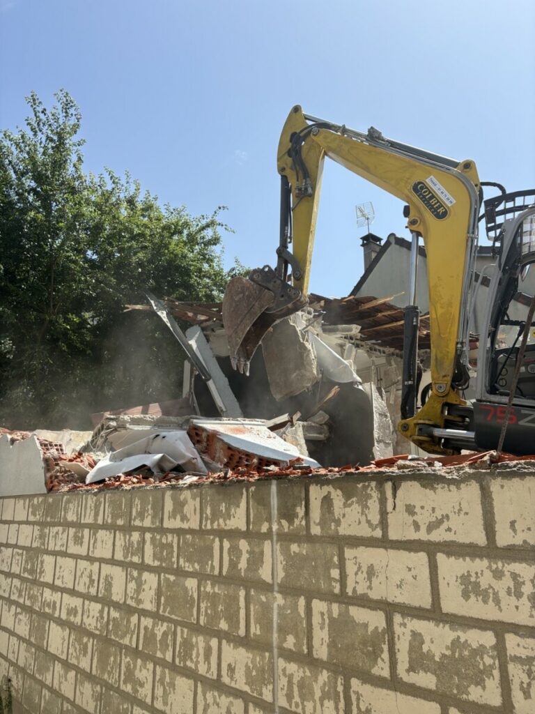 Curage puis démolition maison par Munoz à 94 Villejuif