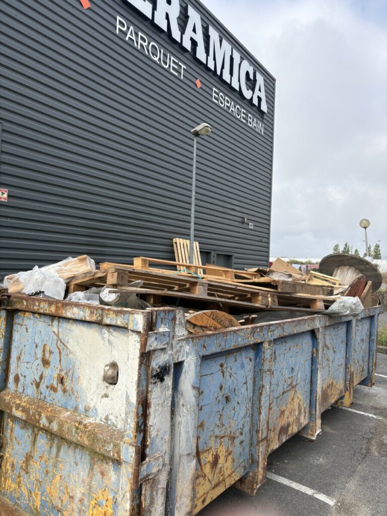 curage et mise en benne location benne DIB 91 sainte Geneviève des bois - Munoz